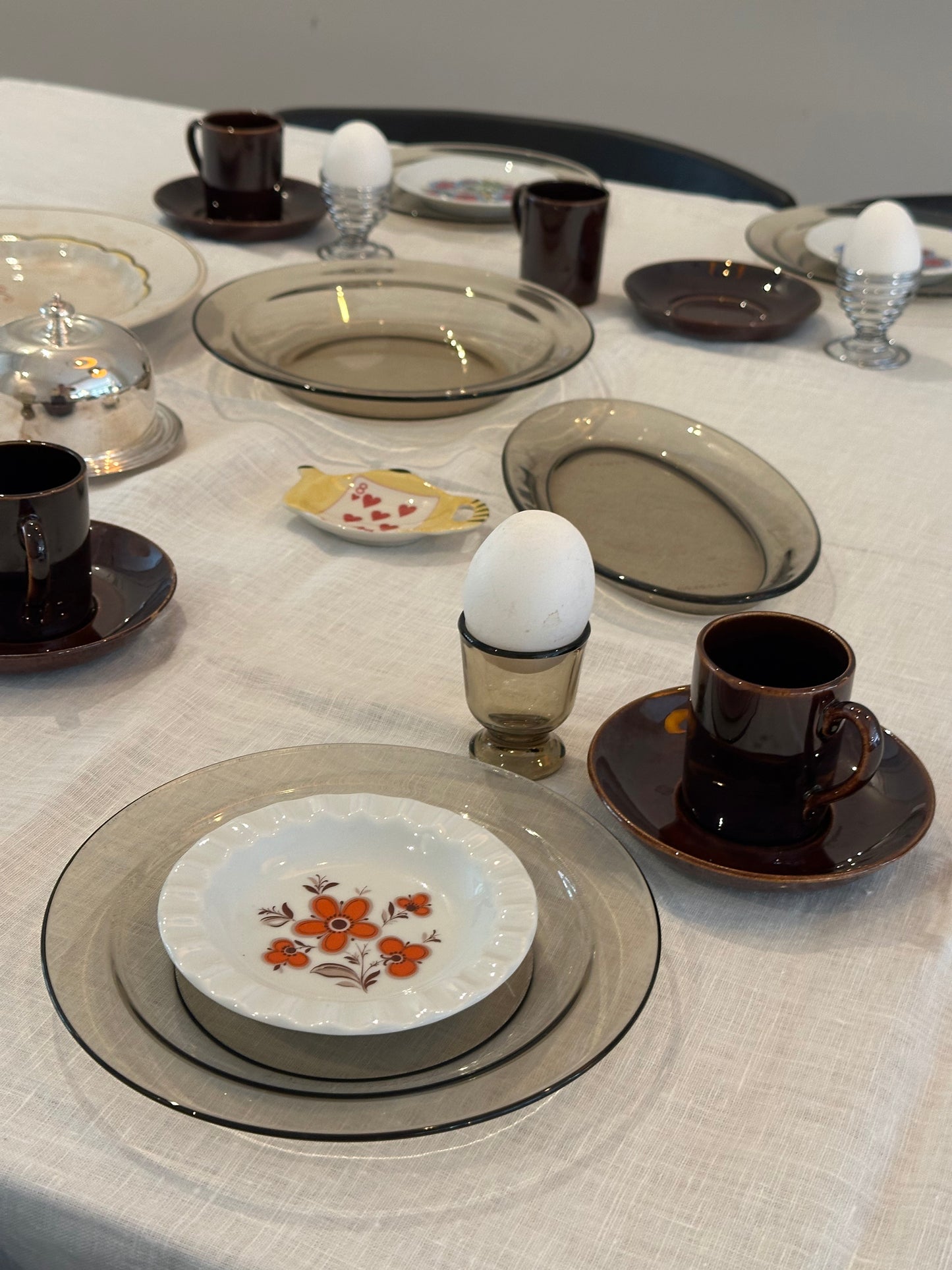 Vintage ovale schaal van rook glas uit Frankrijk - Ruby Conceptstore