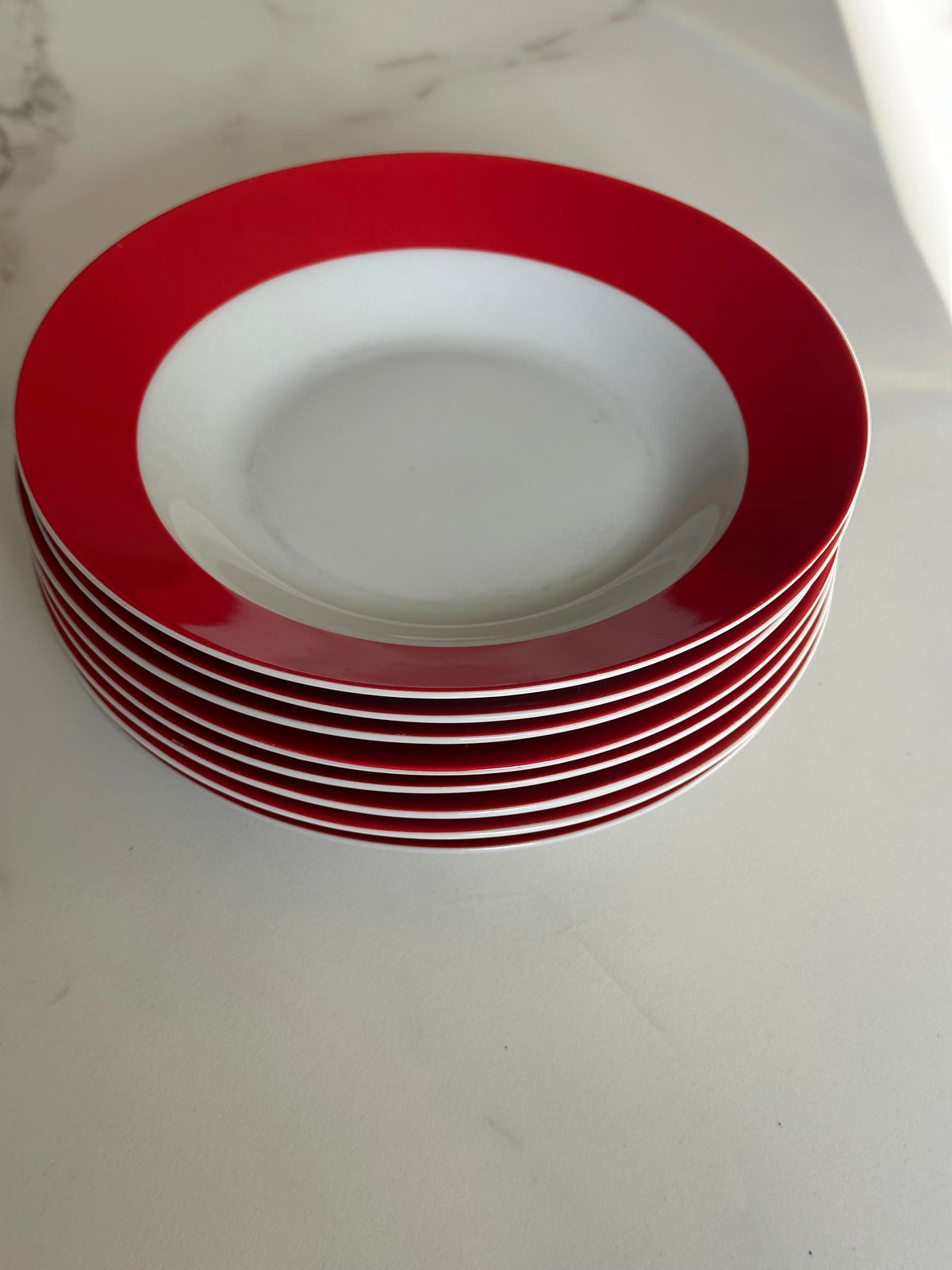 Vintage Diepe Borden Rood & Wit – Set van 8