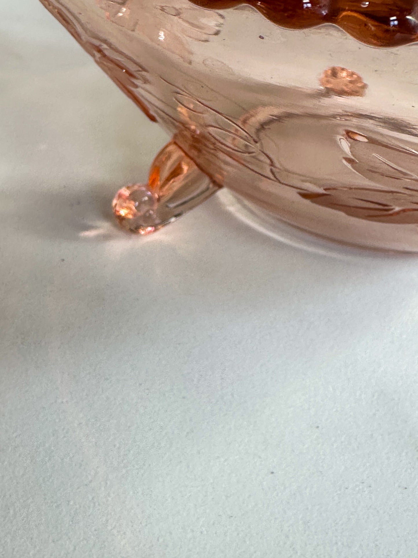 Vintage Roze Glazen schaal op Pootjes – Art Deco / Rosaline Stijl - Ruby Conceptstore