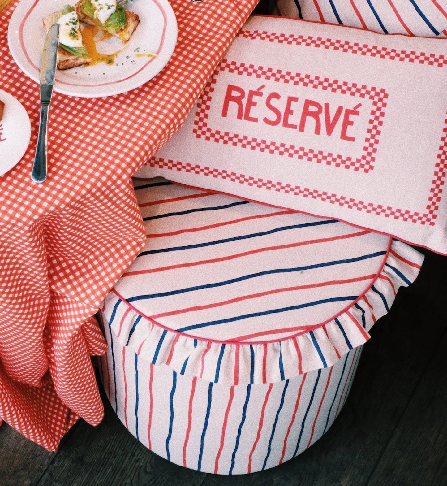 Anna + Nina - Rayure Frill Pouf