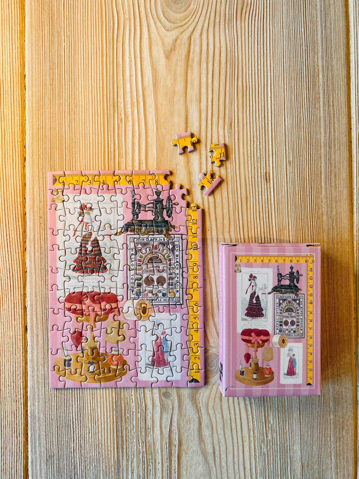 Pre order - Puzzel mini COUTURE CHRONICLES 99 stukjes