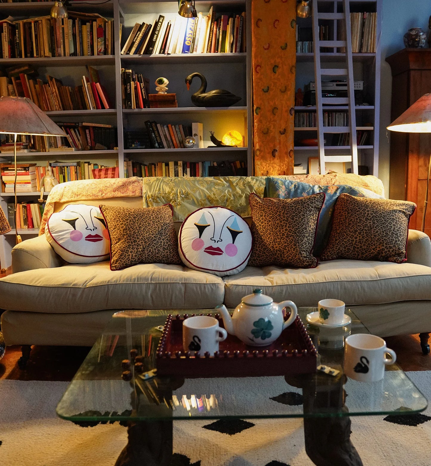 Anna + Nina kussen Leopard