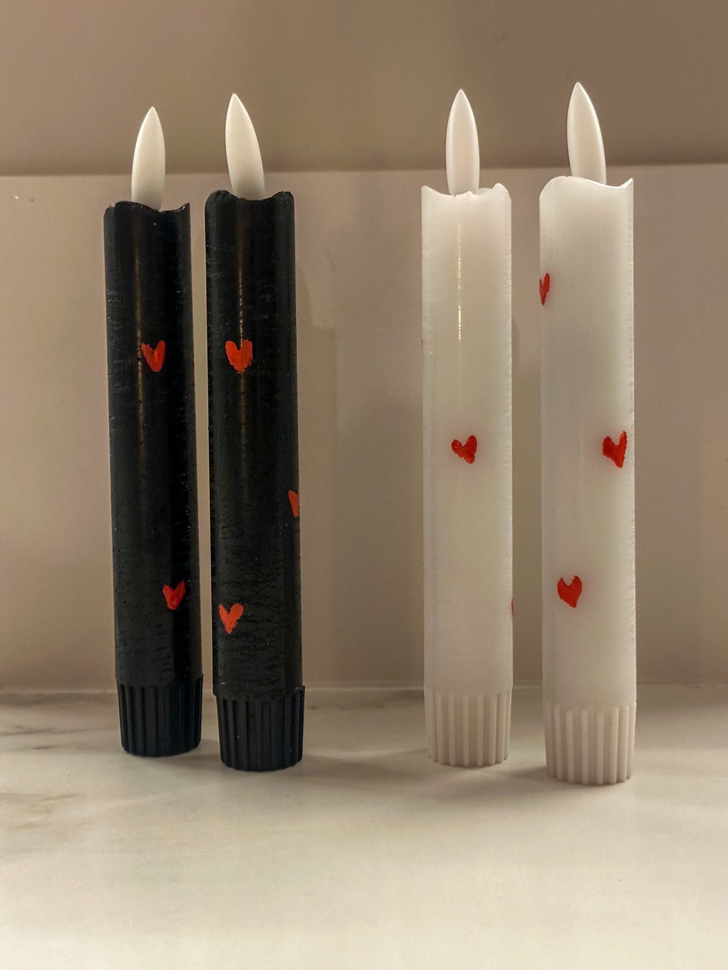 Korte LED kaarsen zwart hartjes - RUBY Conceptstore