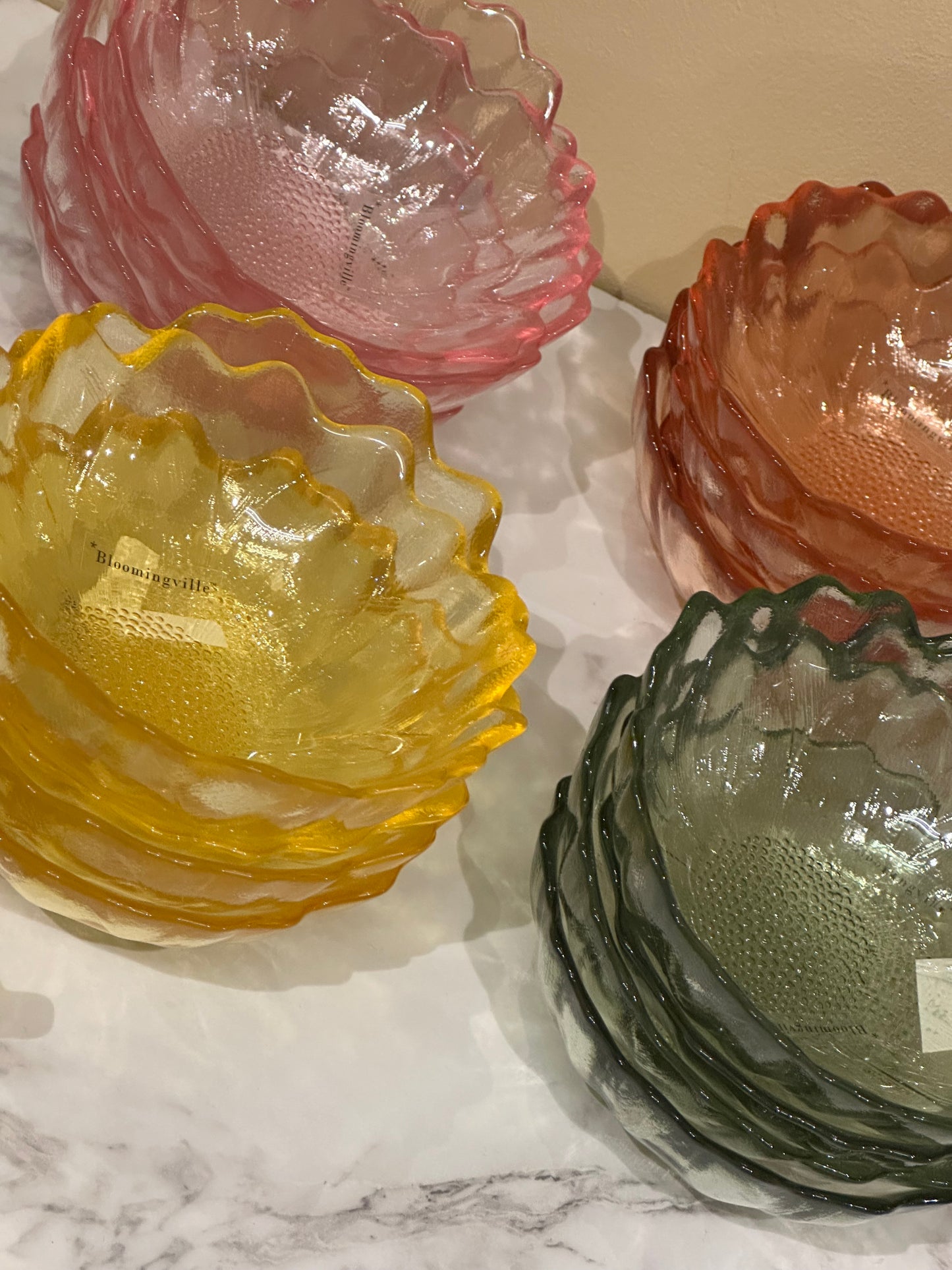 Glazen schaaltje in bloemvorm – kleurrijk & decoratief