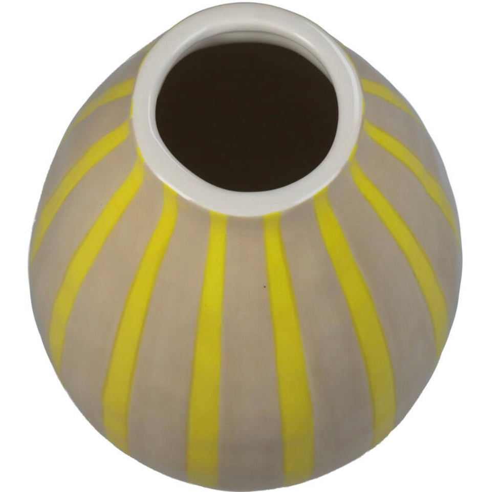 Vaas met gele strepen 19 cm - RUBY Conceptstore