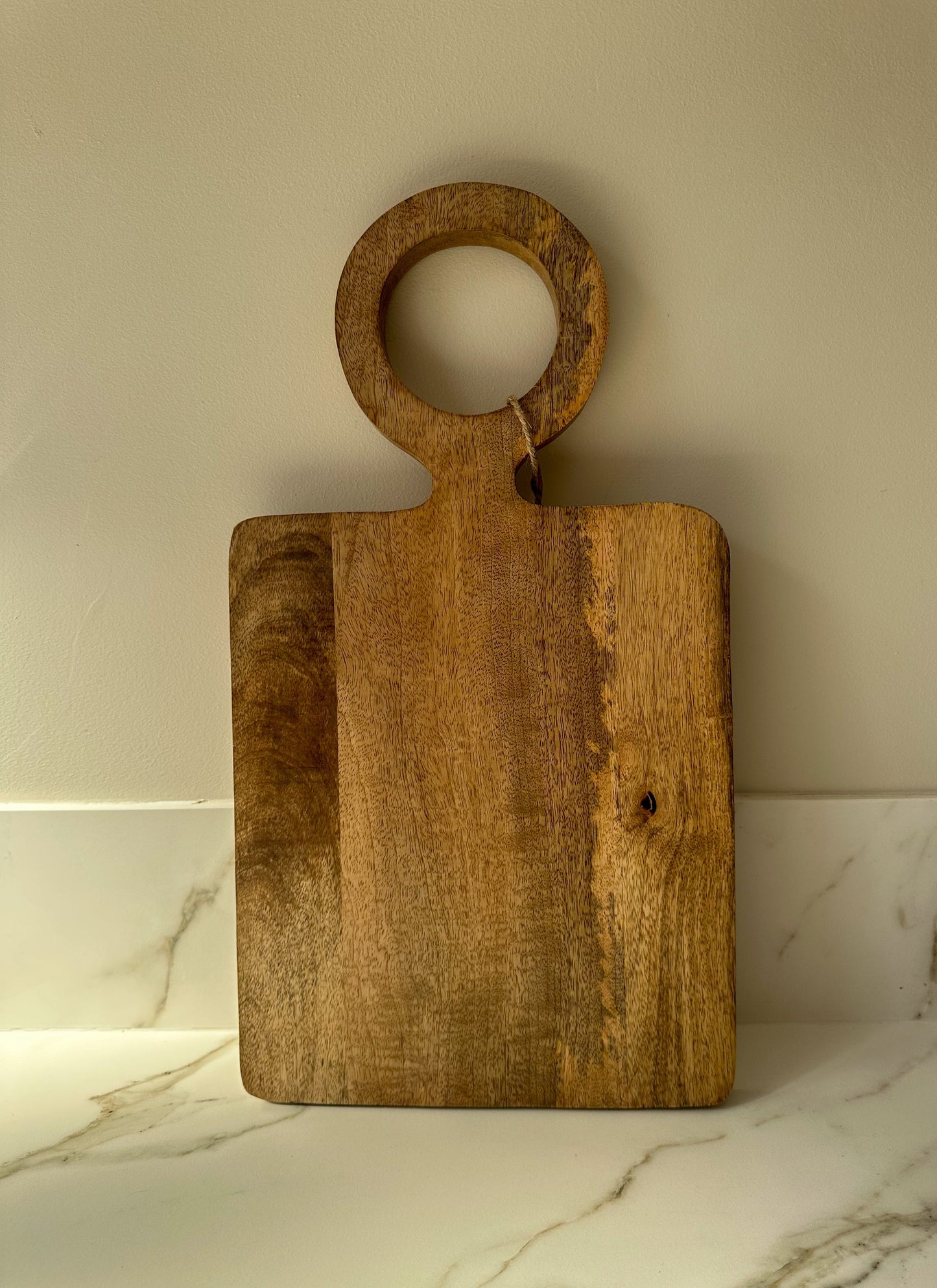 Houten serveerplank met gaaf handvat - RUBY Conceptstore