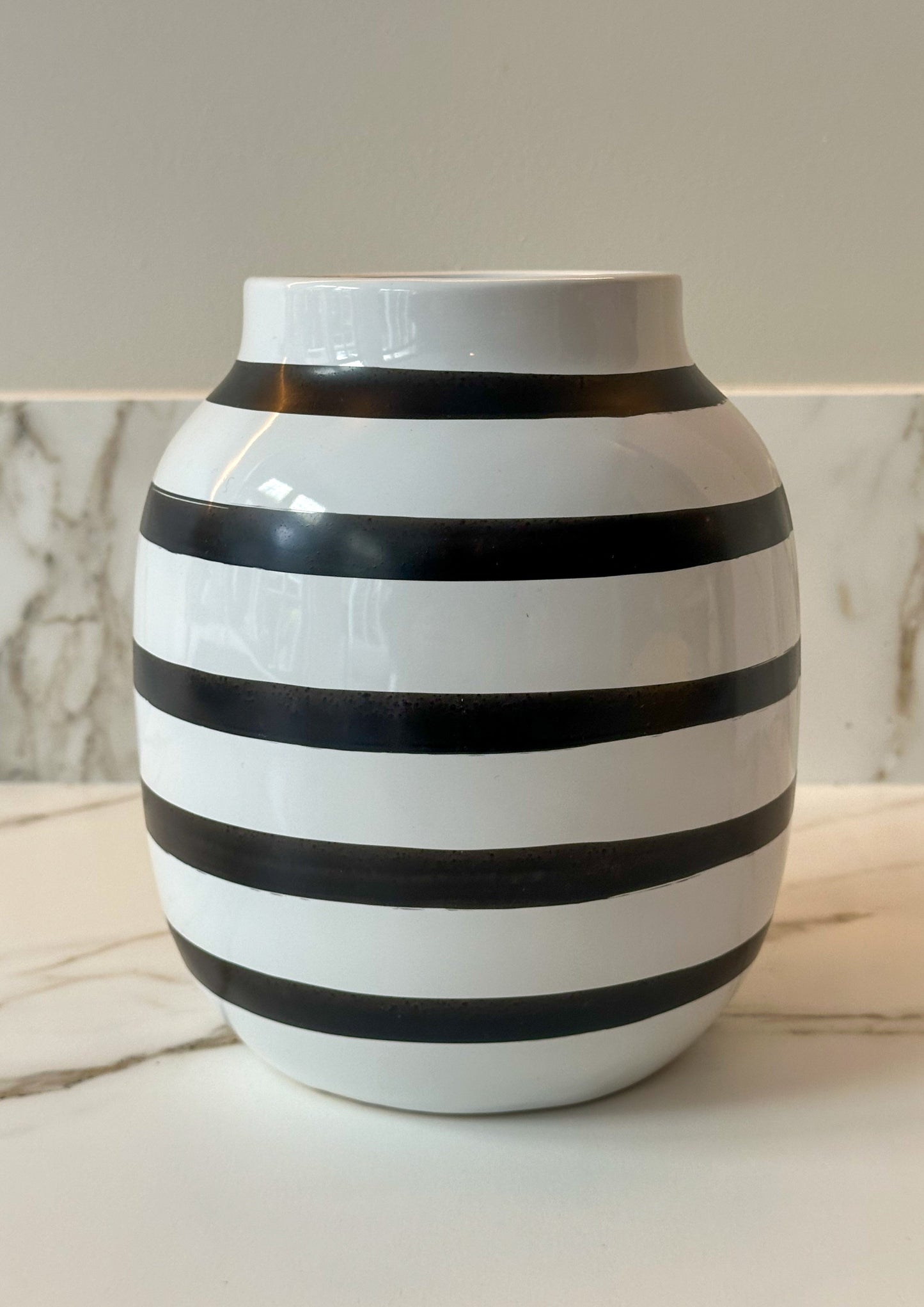 Vaas zwart wit 22 cm - RUBY Conceptstore