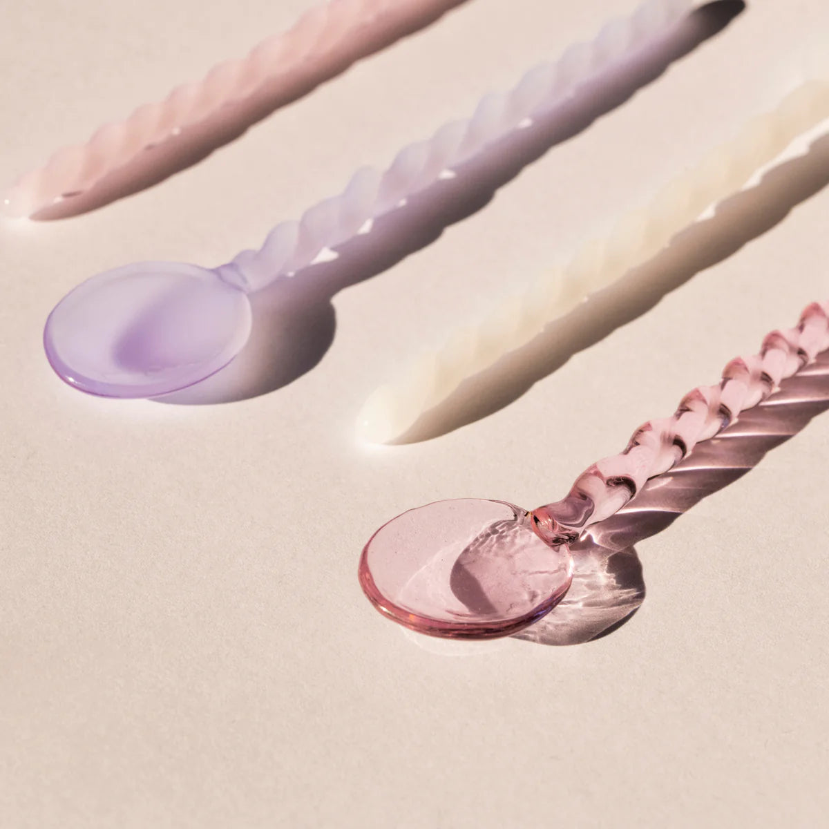 Set van 4 twisted lepeltjes van glas - RUBY Conceptstore