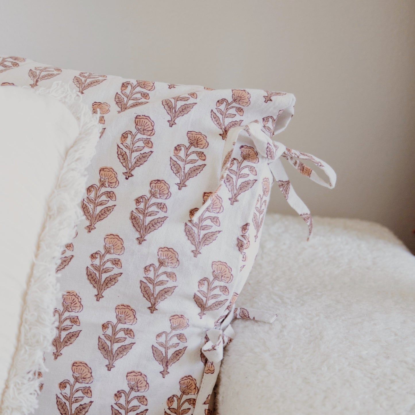 Kussensloop blockprint blush bloem - RUBY Conceptstore