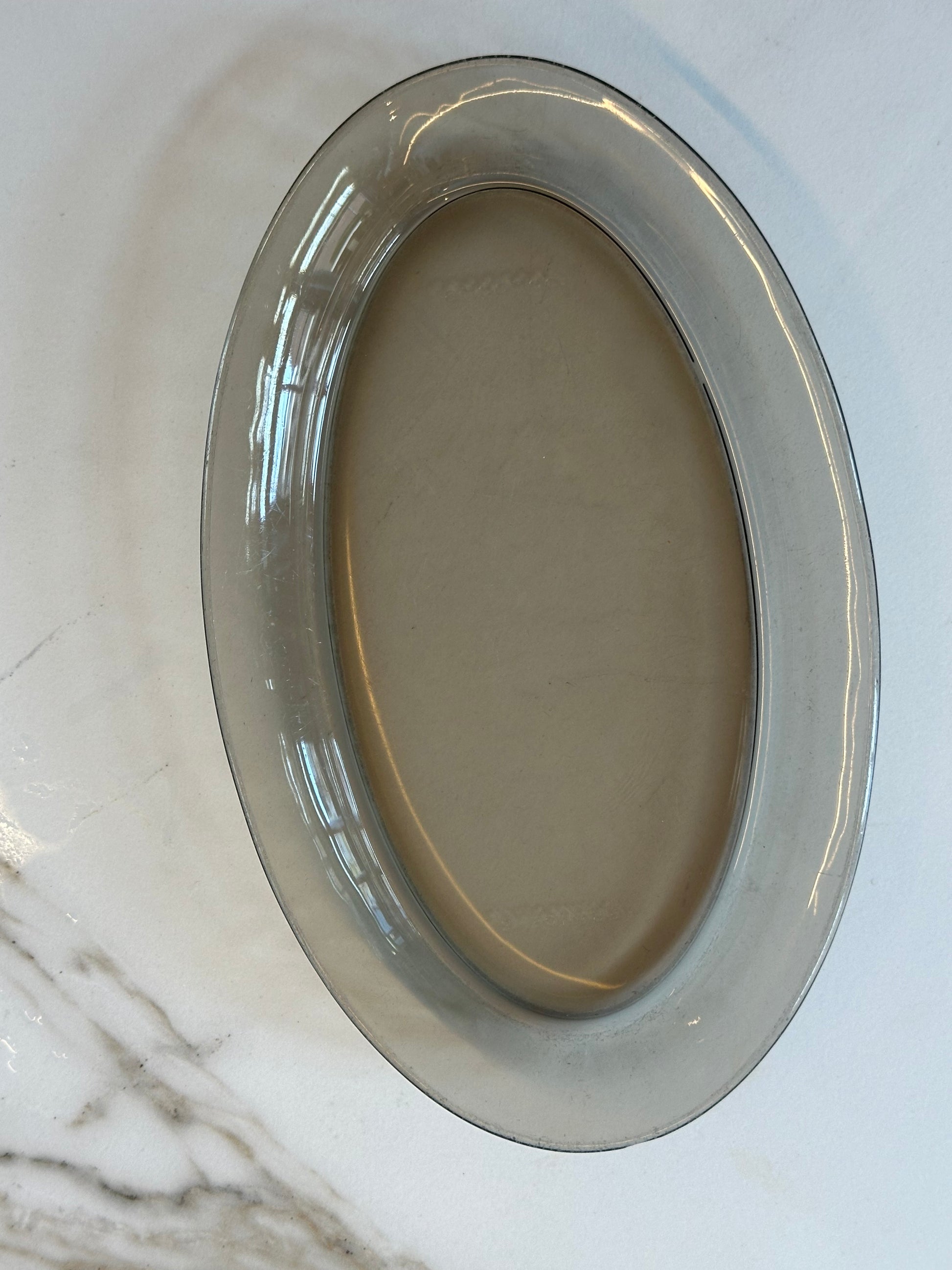 Vintage ovale schaal van rook glas uit Frankrijk - Ruby Conceptstore 