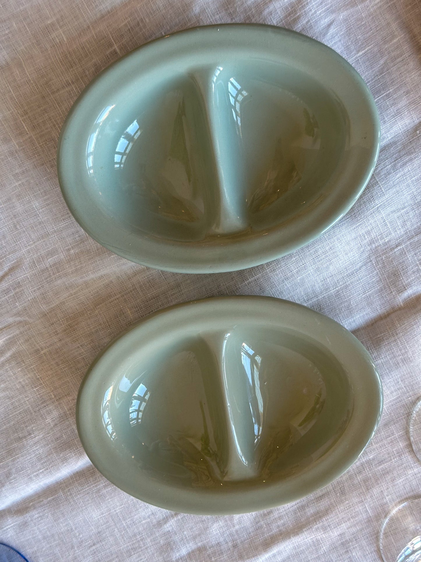 Vintage Dudson verdeelschaal sage green – Engelse stoneware schaal met vakken - Ruby Conceptstore 
