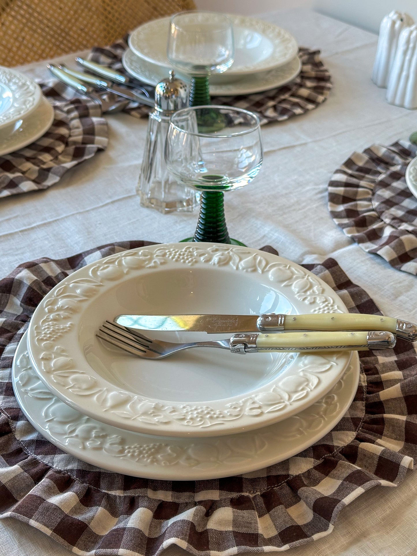 Vintage Quadrifoglio Italy dinerborden set van 5 – Italiaans reliëf servies wit - Ruby Conceptstore 