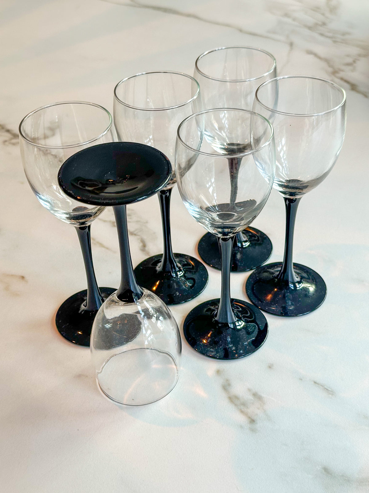 Vintage Wijnglazen met Zwarte Voet – Set van 6
