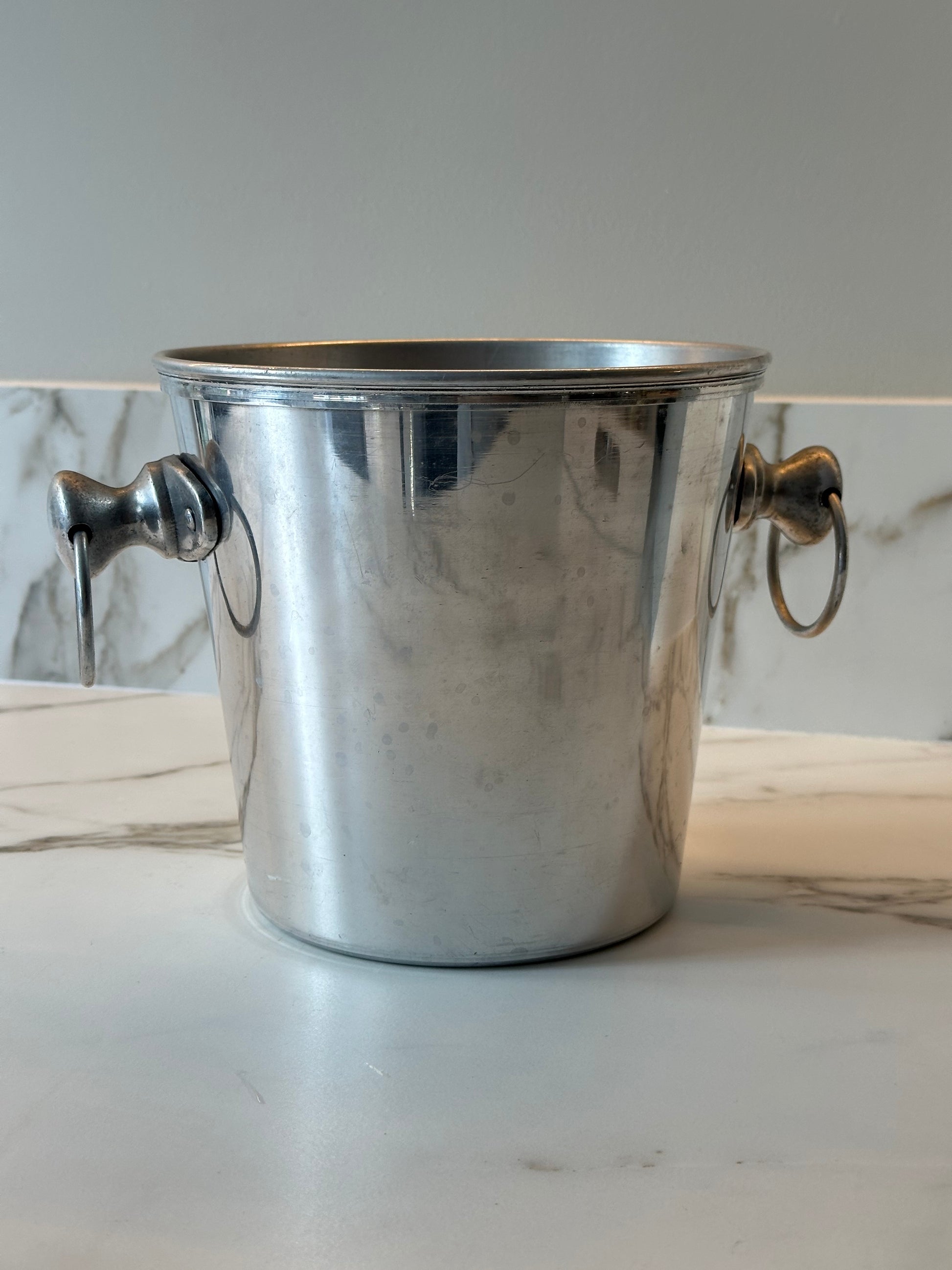 Vintage champagnekoeler – wijnkoeler met ringhandvatten - Ruby Conceptstore 