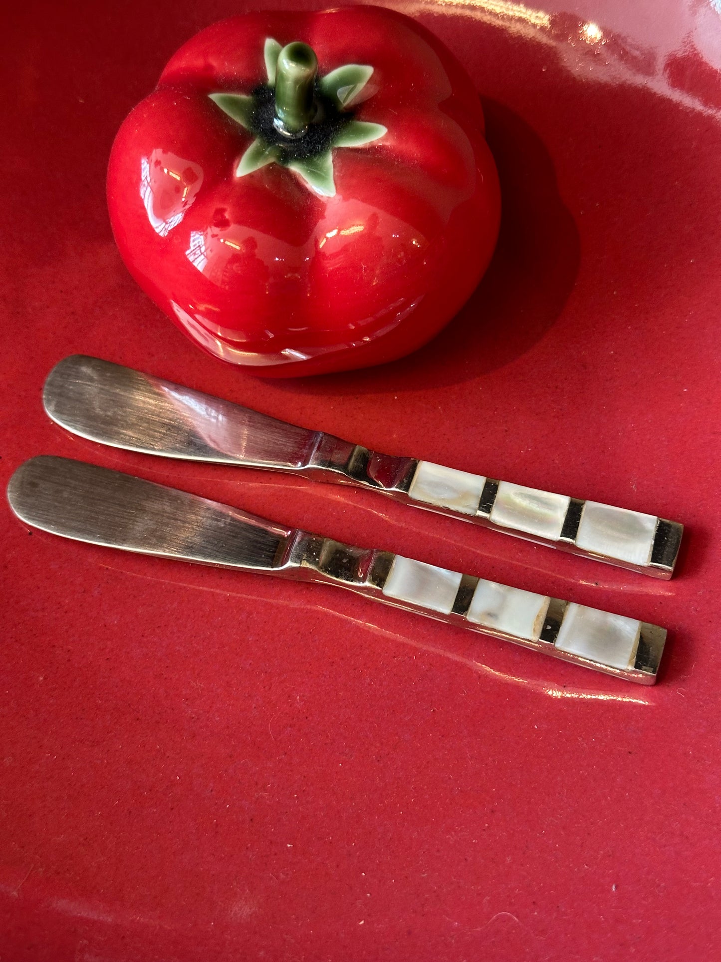 Set van 2 vintage parelmoer smeermessen – luxe botermesjes - Ruby Conceptstore 