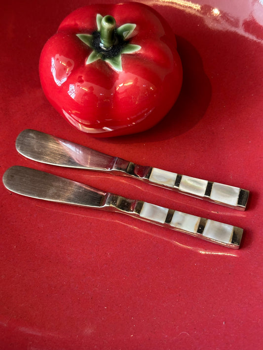 Set van 2 vintage parelmoer smeermessen – luxe botermesjes - Ruby Conceptstore 