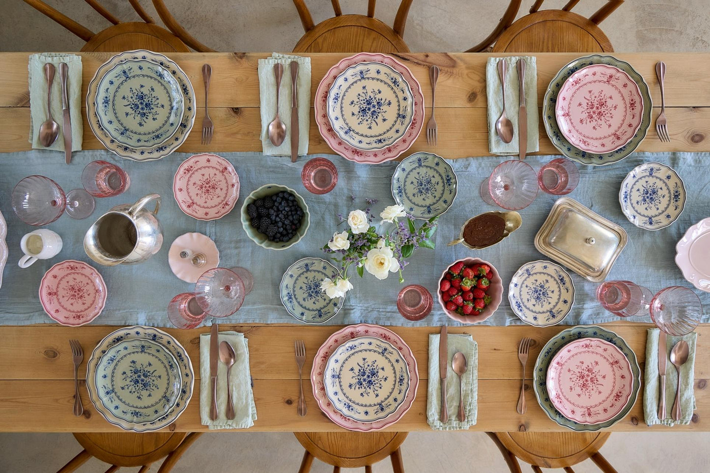 Vila Ontbijtbord 21 cm – Roze-Rood Bloemenservies