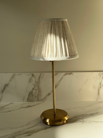 Belleville – Oplaadbare hoge tafellamp met linnen kap