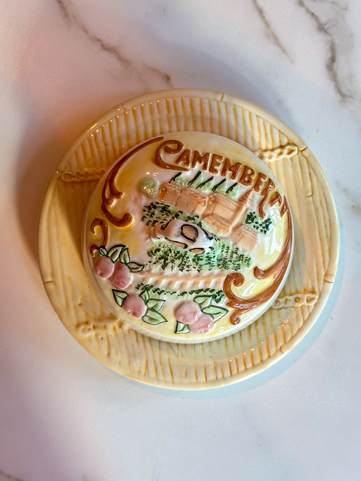 Vintage Camembert Kaasstolp met Bordje – Keramiek