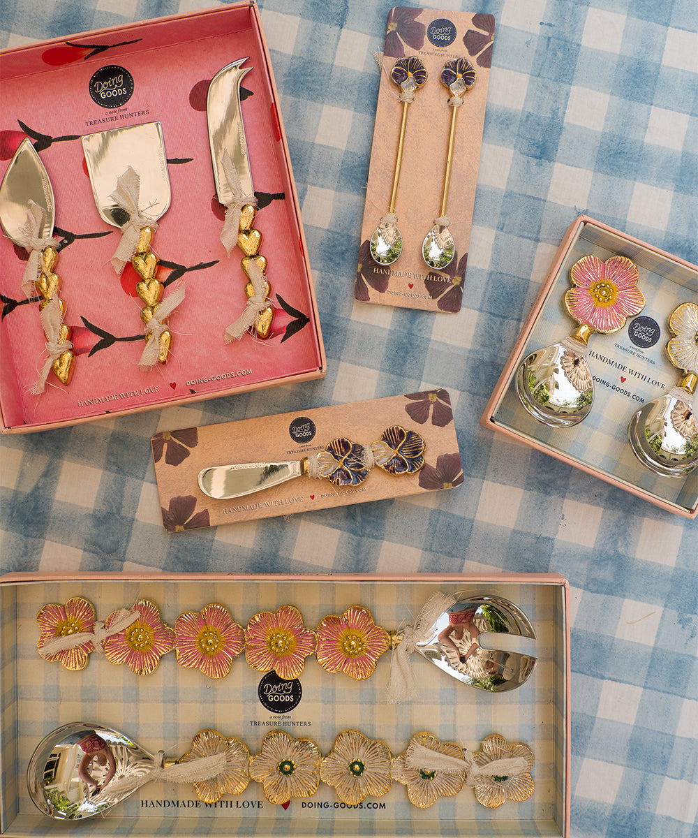 Holly Hart Cheese Knife Set – stijlvolle kaasmesjes met gouden hartjes - Ruby Conceptstore 