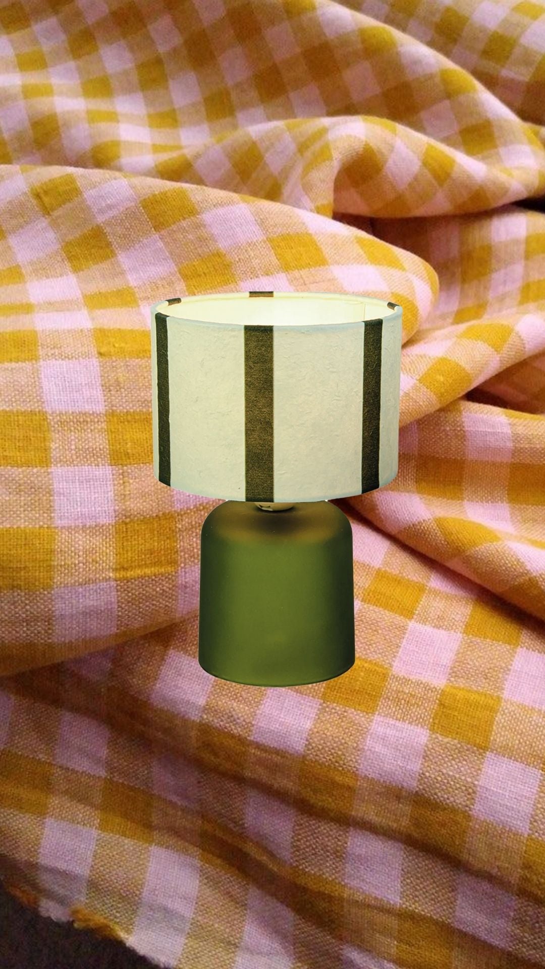 Kaki LED Tafellamp – Gestreepte Kap | Trendy Draadloze Sfeerverlichting