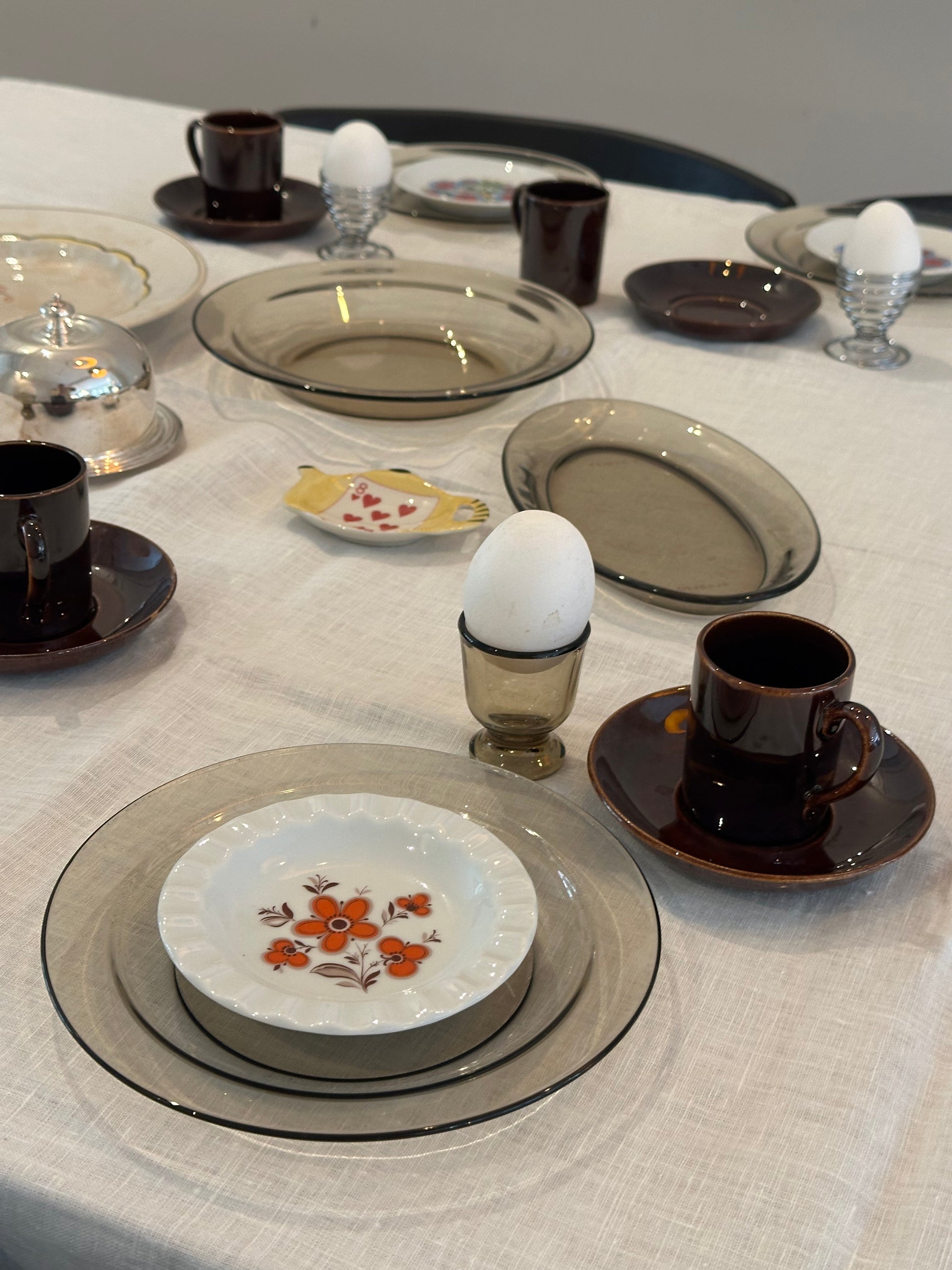 Vintage ovale schaal van rook glas uit Frankrijk - Ruby Conceptstore 