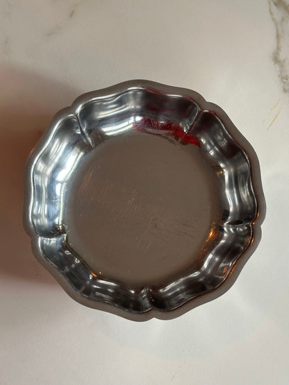 Vintage RVS Schaal met Sierlijke Rand 22 cm | Ruby Conceptstore