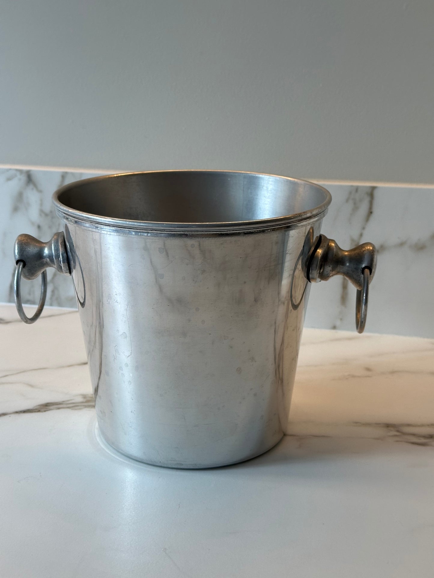 Vintage champagnekoeler – wijnkoeler met ringhandvatten - Ruby Conceptstore 