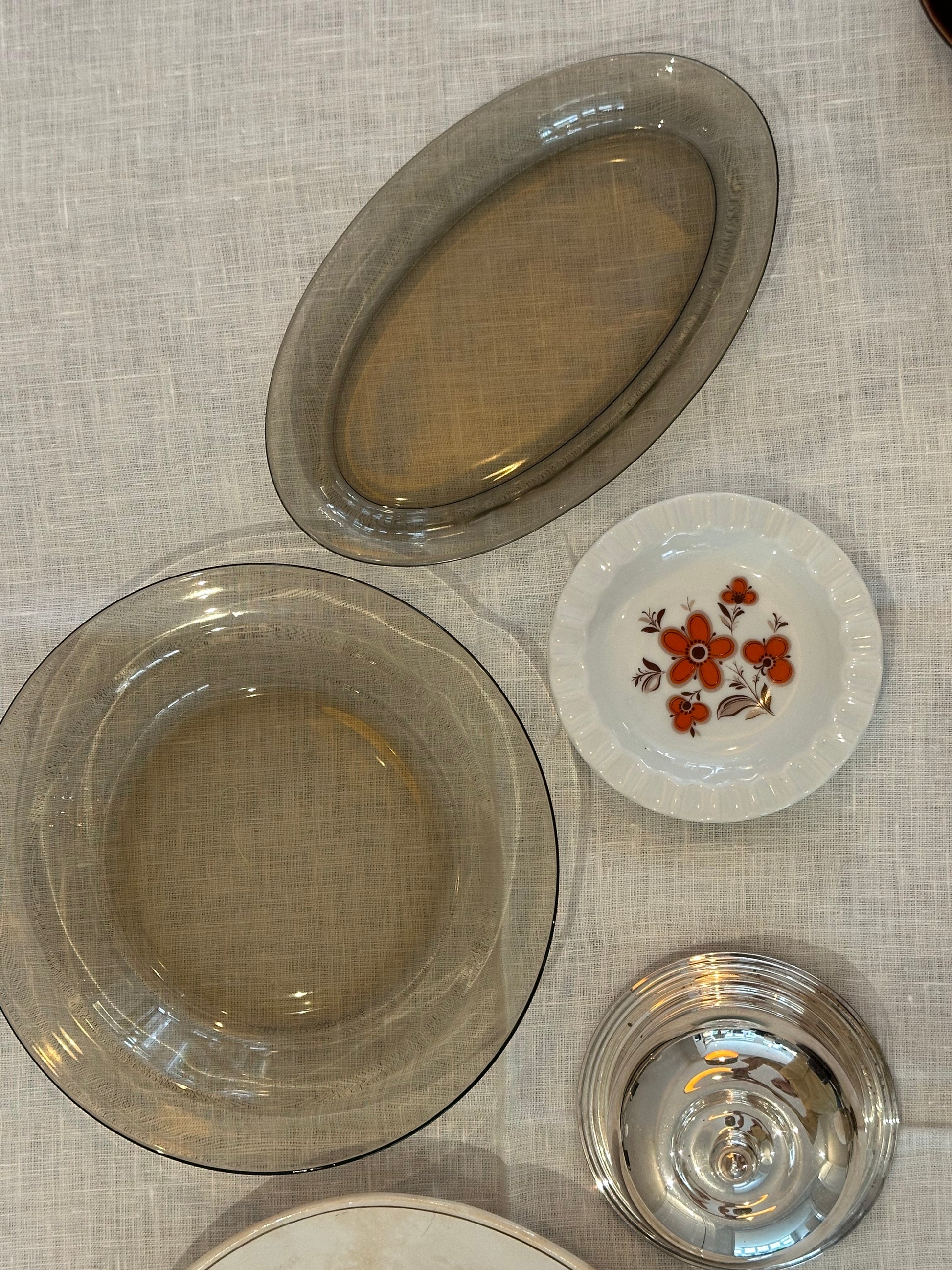 Vintage ovale schaal van rook glas uit Frankrijk - Ruby Conceptstore 