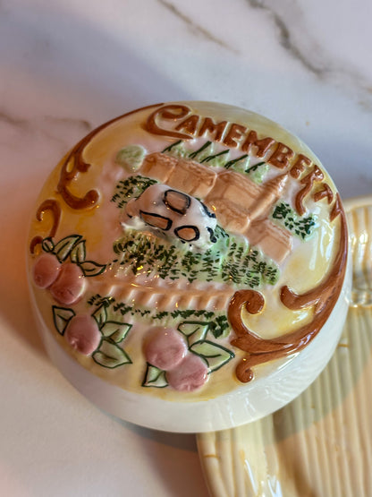 Vintage Camembert Kaasstolp met Bordje – Keramiek