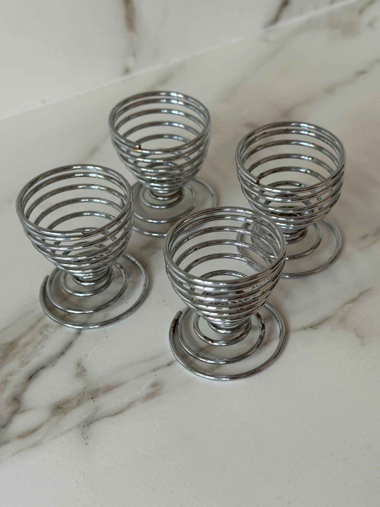 Vintage metalen eierdopjes – spiraal design – set van 4 - Ruby Conceptstore 