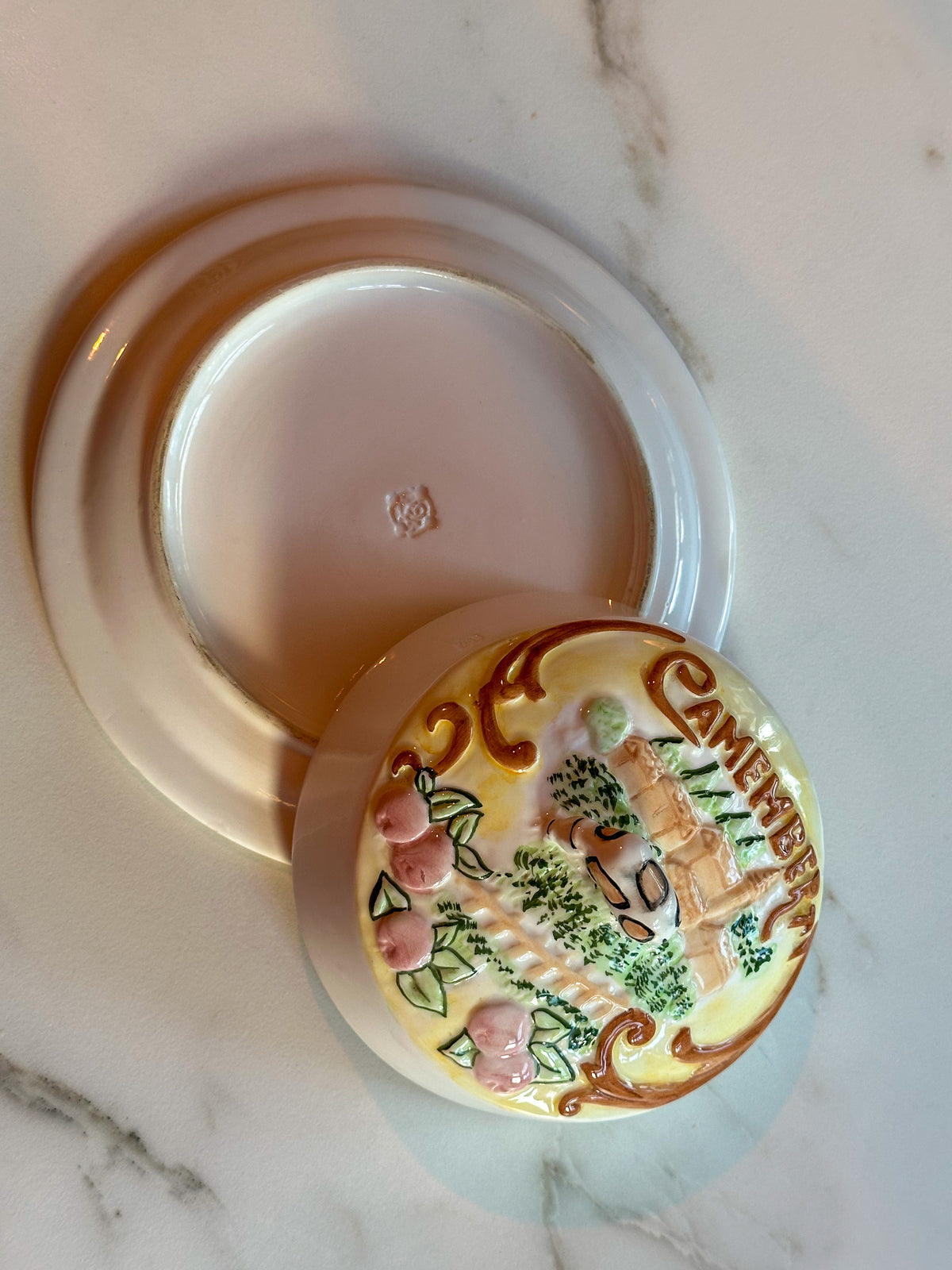 Vintage Camembert Kaasstolp met Bordje – Keramiek