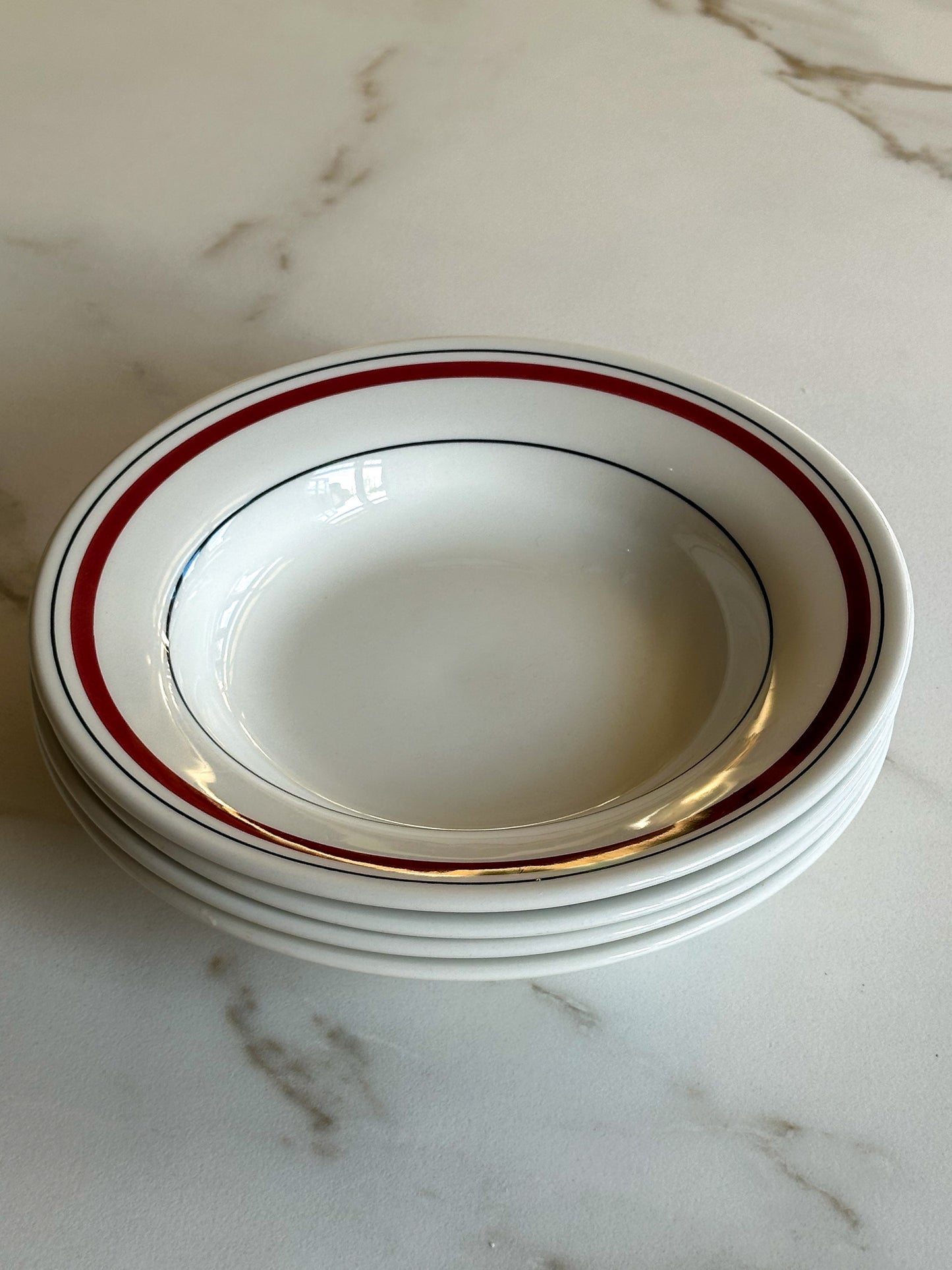 Vintage Churchill diepe borden set van 4 – bordeaux bistro servies England - Ruby Conceptstore 