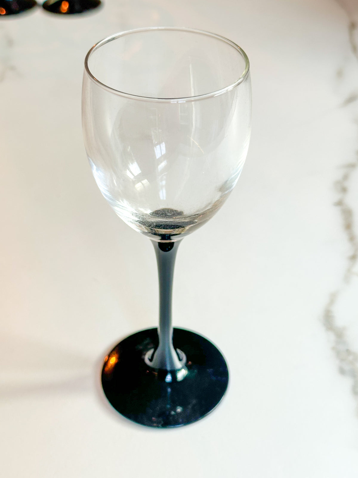 Vintage Wijnglazen met Zwarte Voet – Set van 6