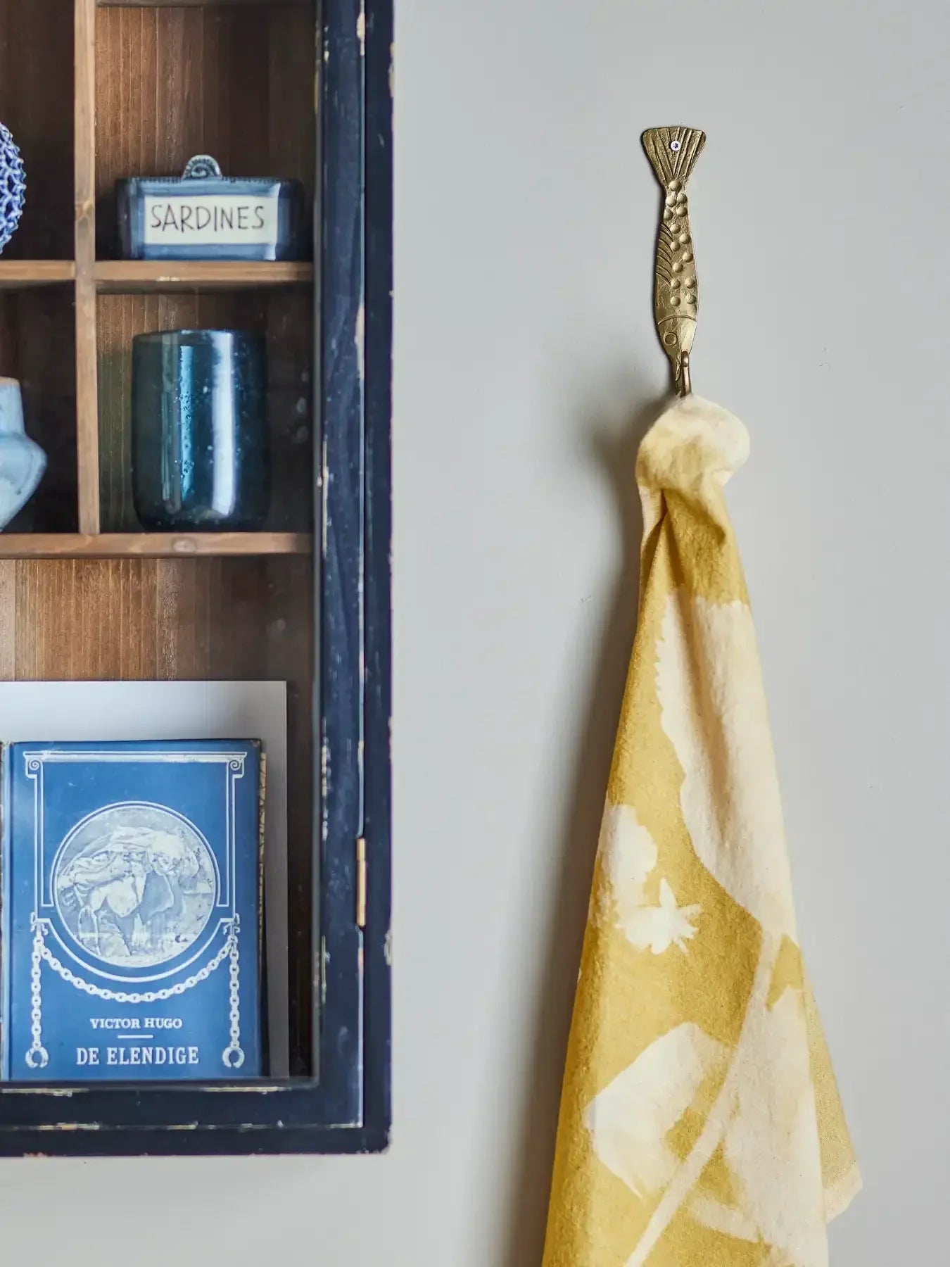 Bloomingville Wandhaak metaal brass chalix 16cm - Ruby Conceptstore 