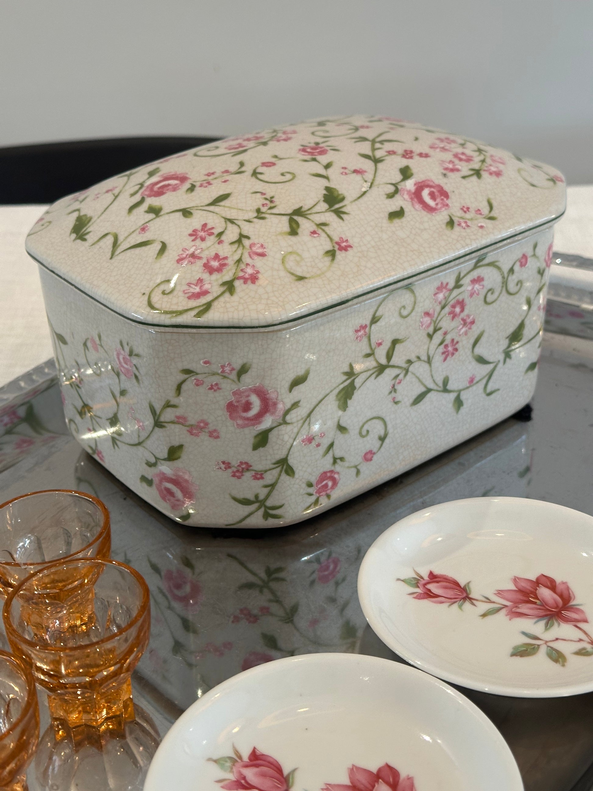 Vintage porseleinen opbergdoos met bloemen - large - Ruby Conceptstore 