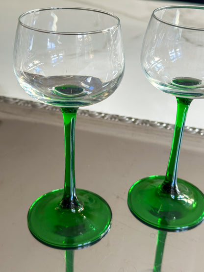 Vintage Luminarc Elzas wijnglazen set van 2 – groene voet – Franse jaren 70 glazen - Ruby Conceptstore 