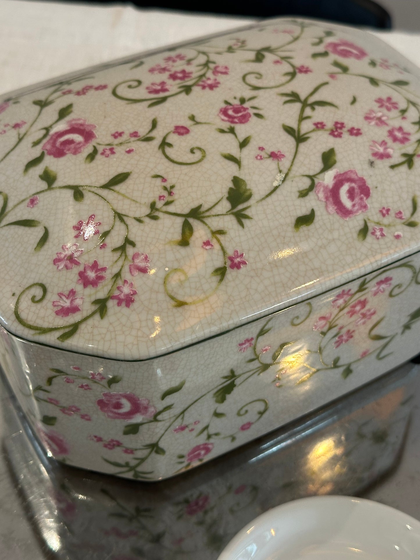Vintage porseleinen opbergdoos met bloemen - large - Ruby Conceptstore 