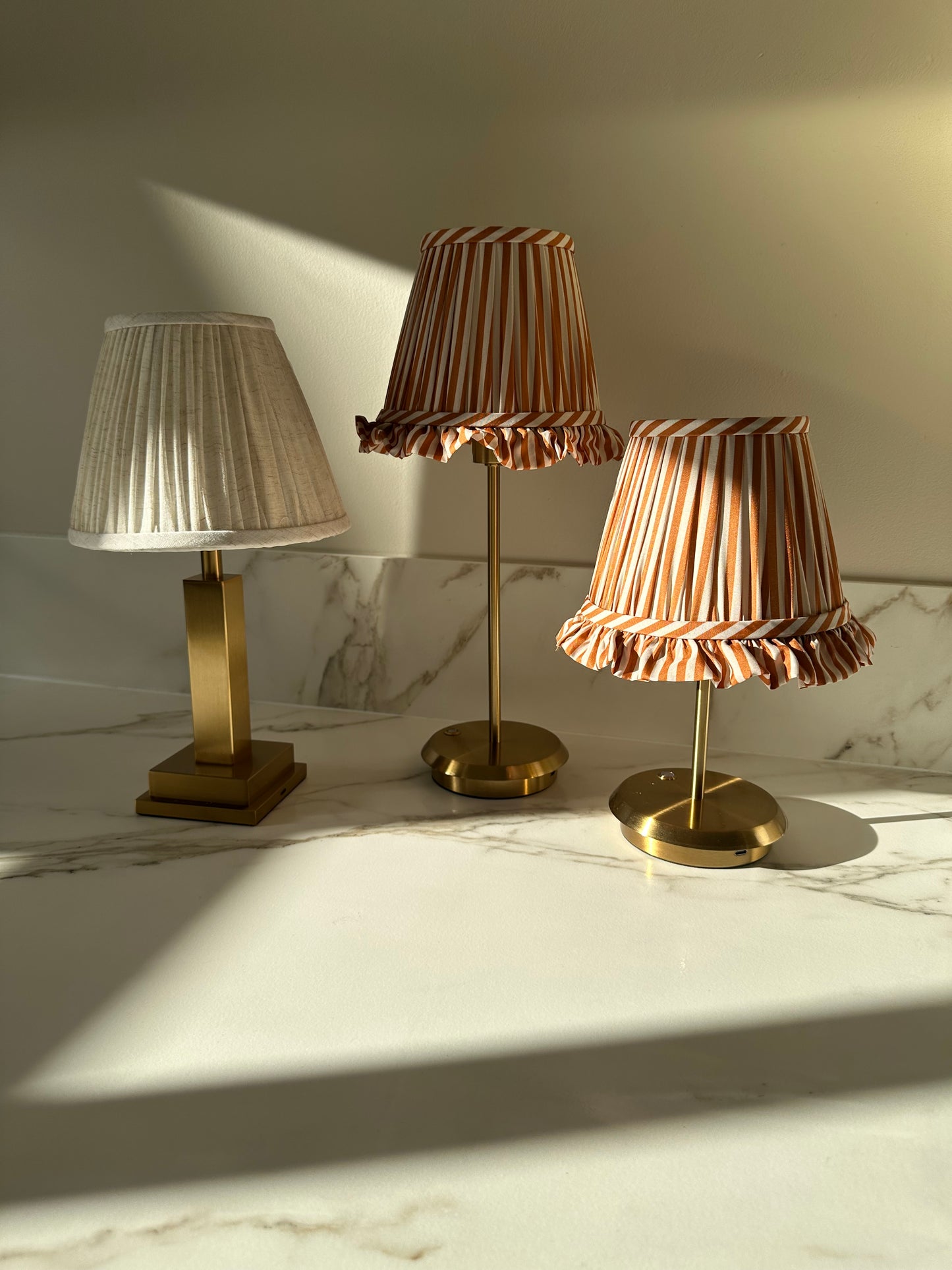 Belleville – Oplaadbare hoge tafellamp met linnen kap