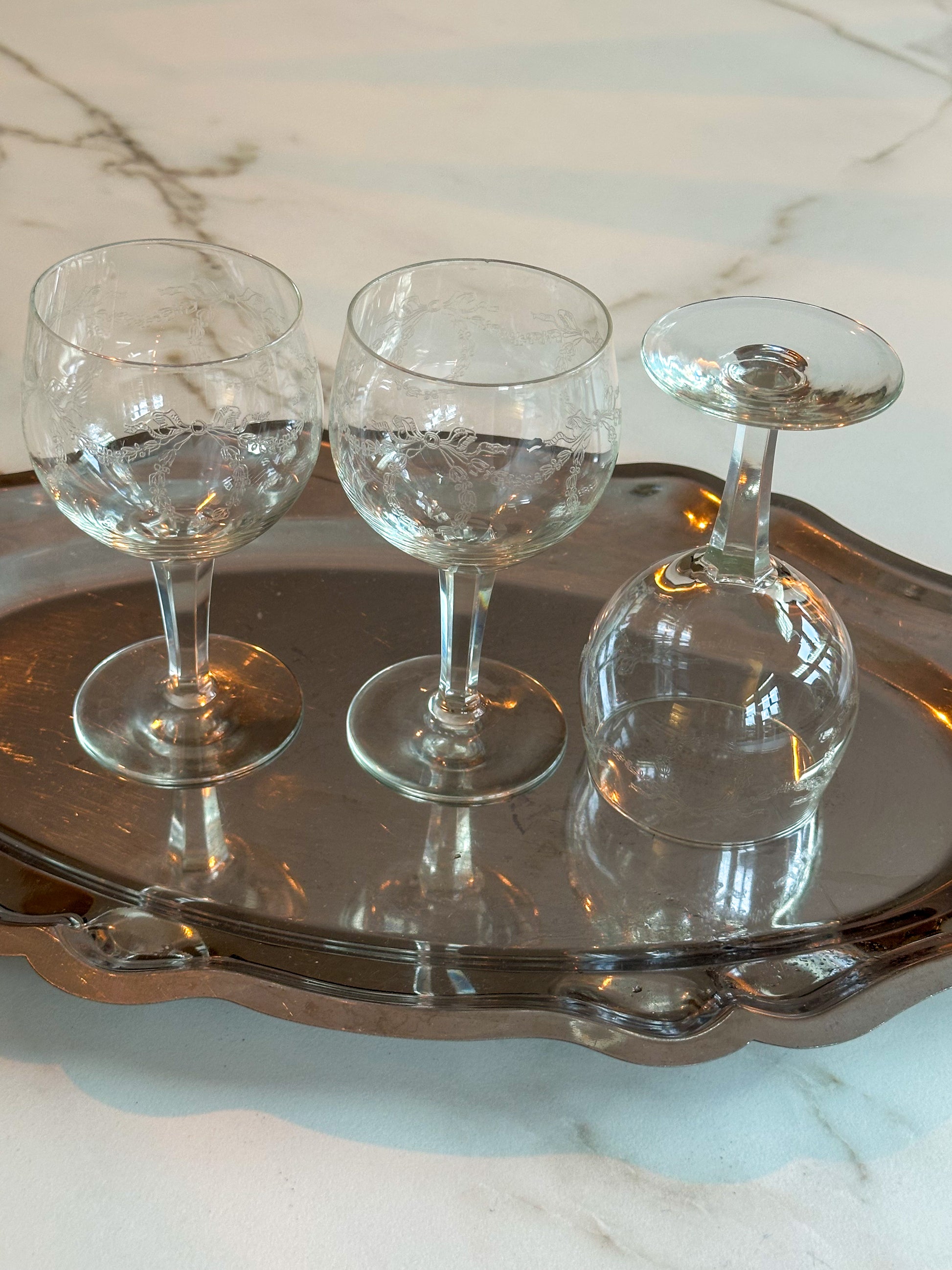 Vintage Wijnglazen met Geëtste Strikken – Set van 3 - Ruby Conceptstore 