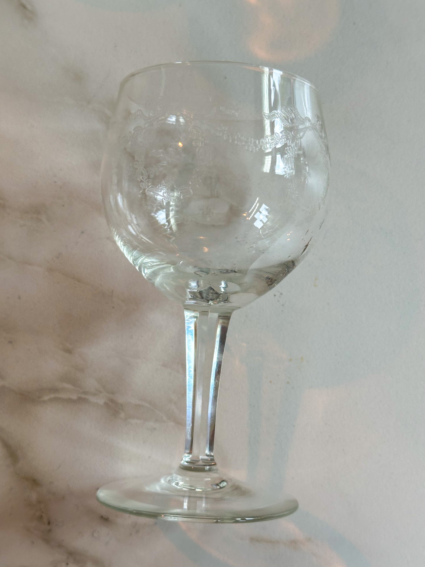 Vintage Wijnglazen met Geëtste Strikken – Set van 3 - Ruby Conceptstore 