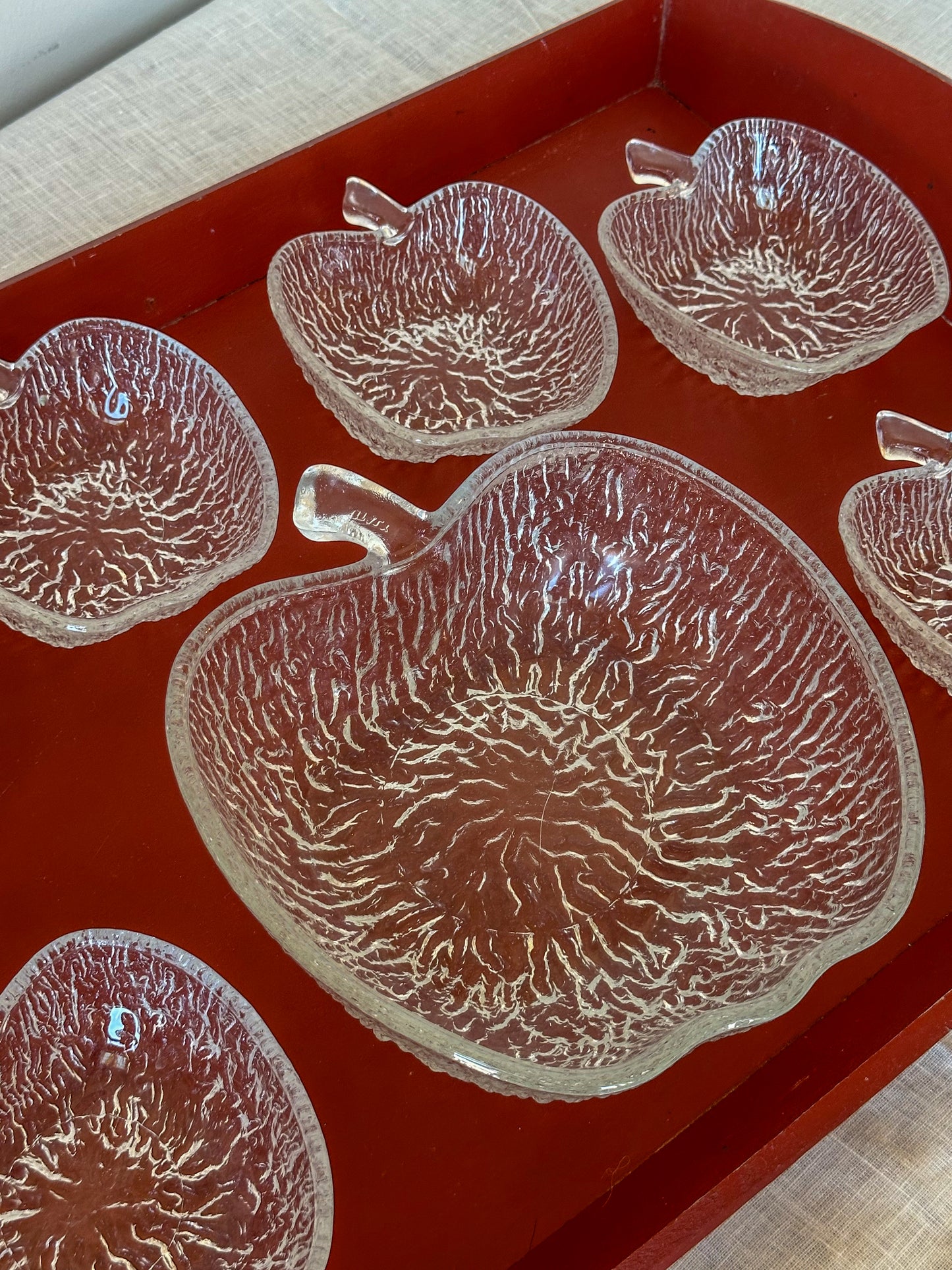 Vintage Appel Borrelset Glas – 7 Delig – Retro Snackset – Schaaltjes Set – Seventies - Ruby Conceptstore 