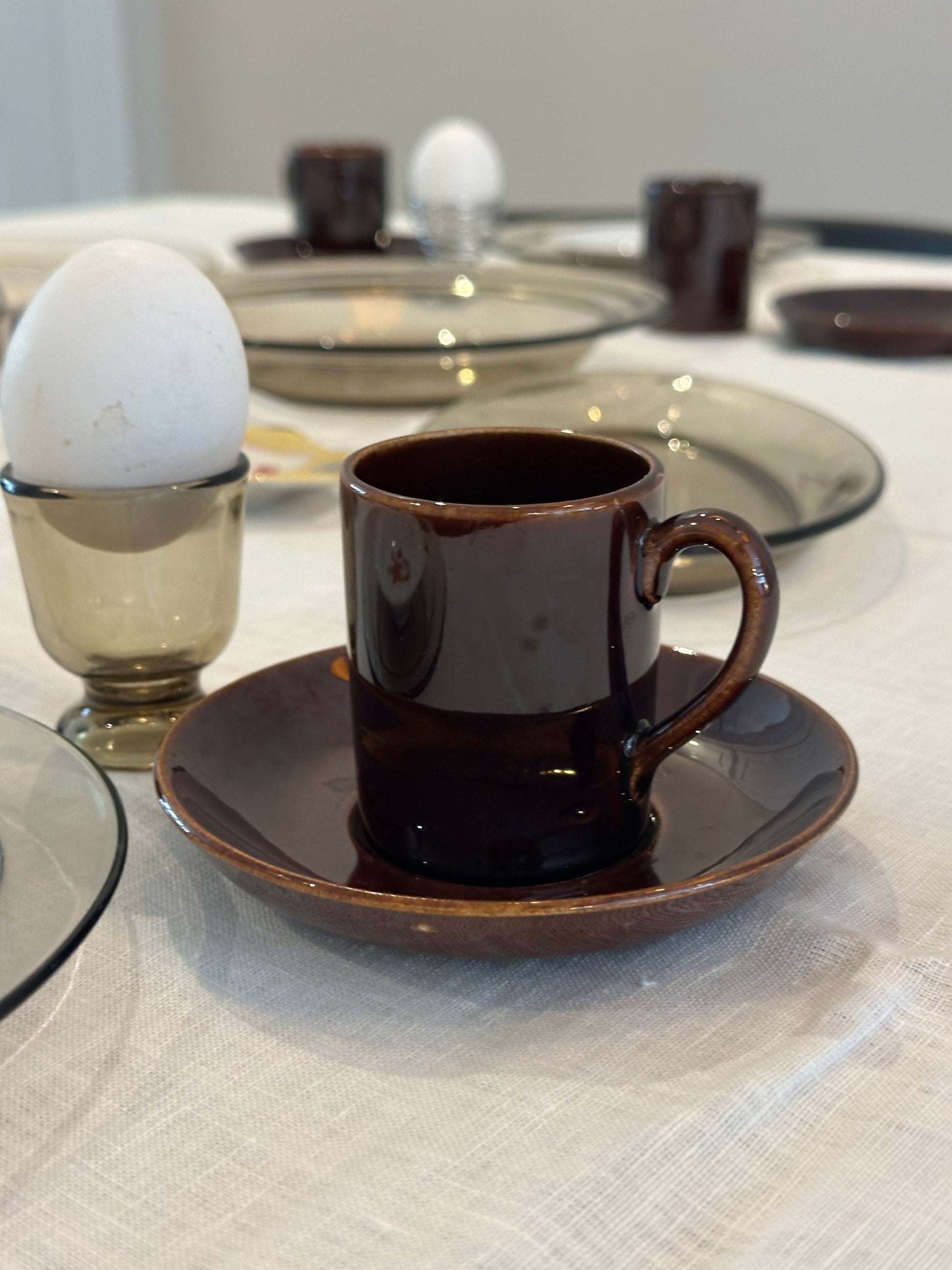 Vintage koffie kopjes set – bruin keramiek (5 stuks) - Ruby Conceptstore 