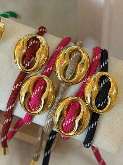 Bean Bracelet Gold – Verstelbare touwarmband met gouden bean - Ruby Conceptstore 