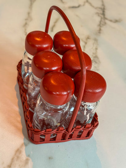 Vintage Kruidenpotjes Set in Rood Rekje – Jaren 60/70 - Ruby Conceptstore 