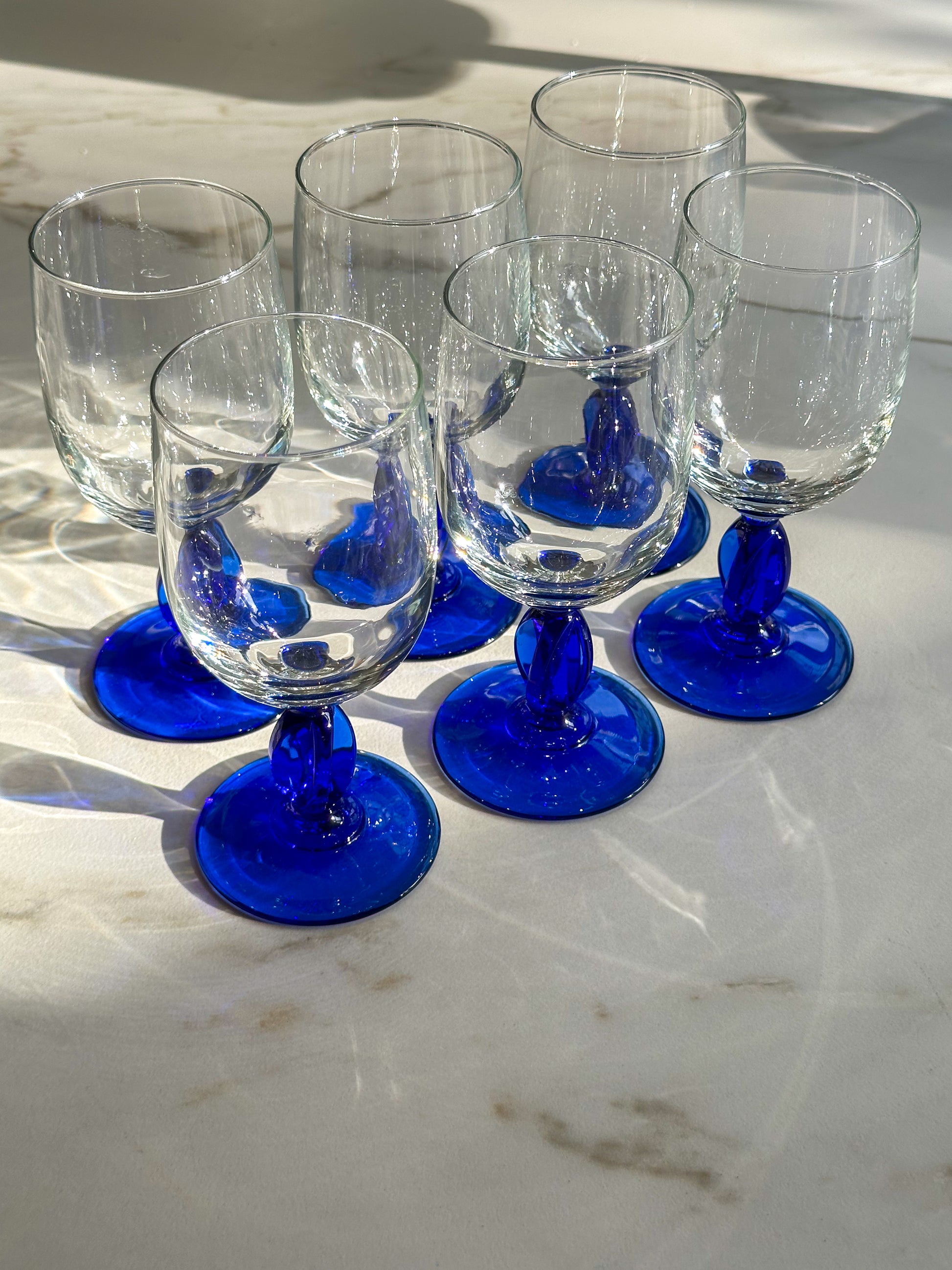 Vintage Luminarc blauwe glazen op voet – set van 6 - Ruby Conceptstore 