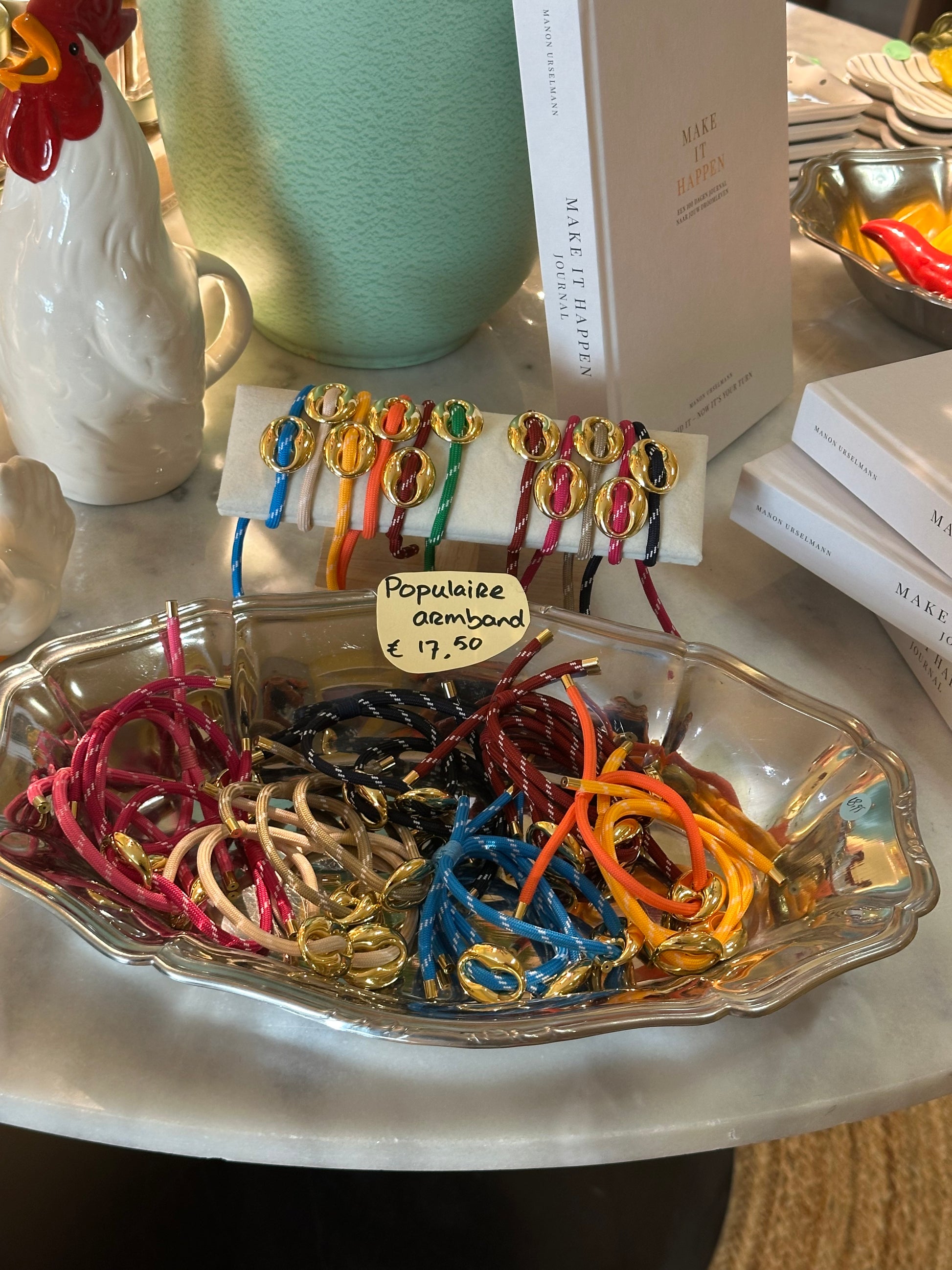 Bean Bracelet Gold – Verstelbare touwarmband met gouden bean - Ruby Conceptstore 
