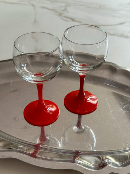 Vintage wijnglazen met rode voet – retro glazen set van 2 - Ruby Conceptstore 