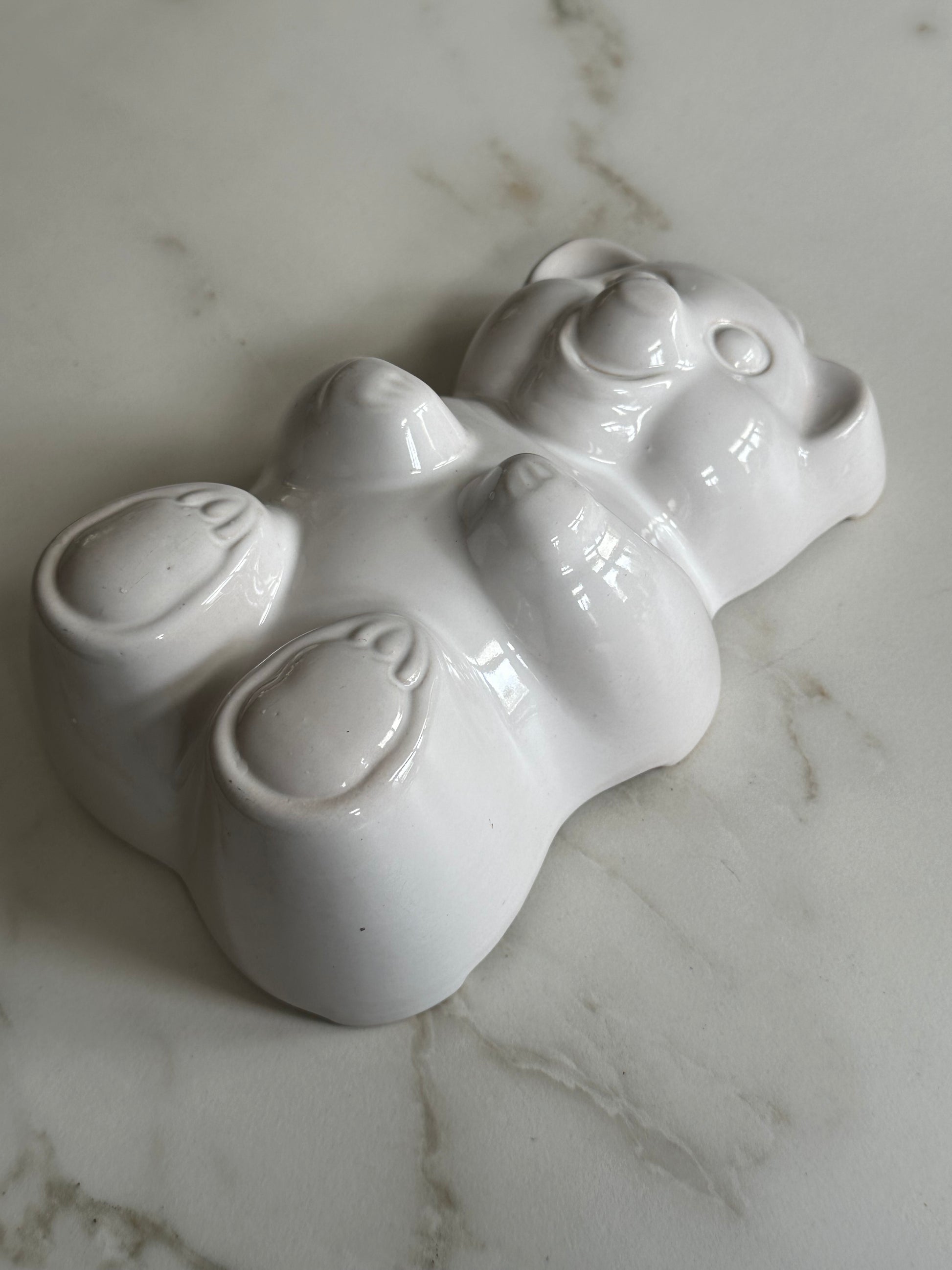 Vintage Keramieken Beer Puddingvorm – Wit Aardewerk - Ruby Conceptstore 