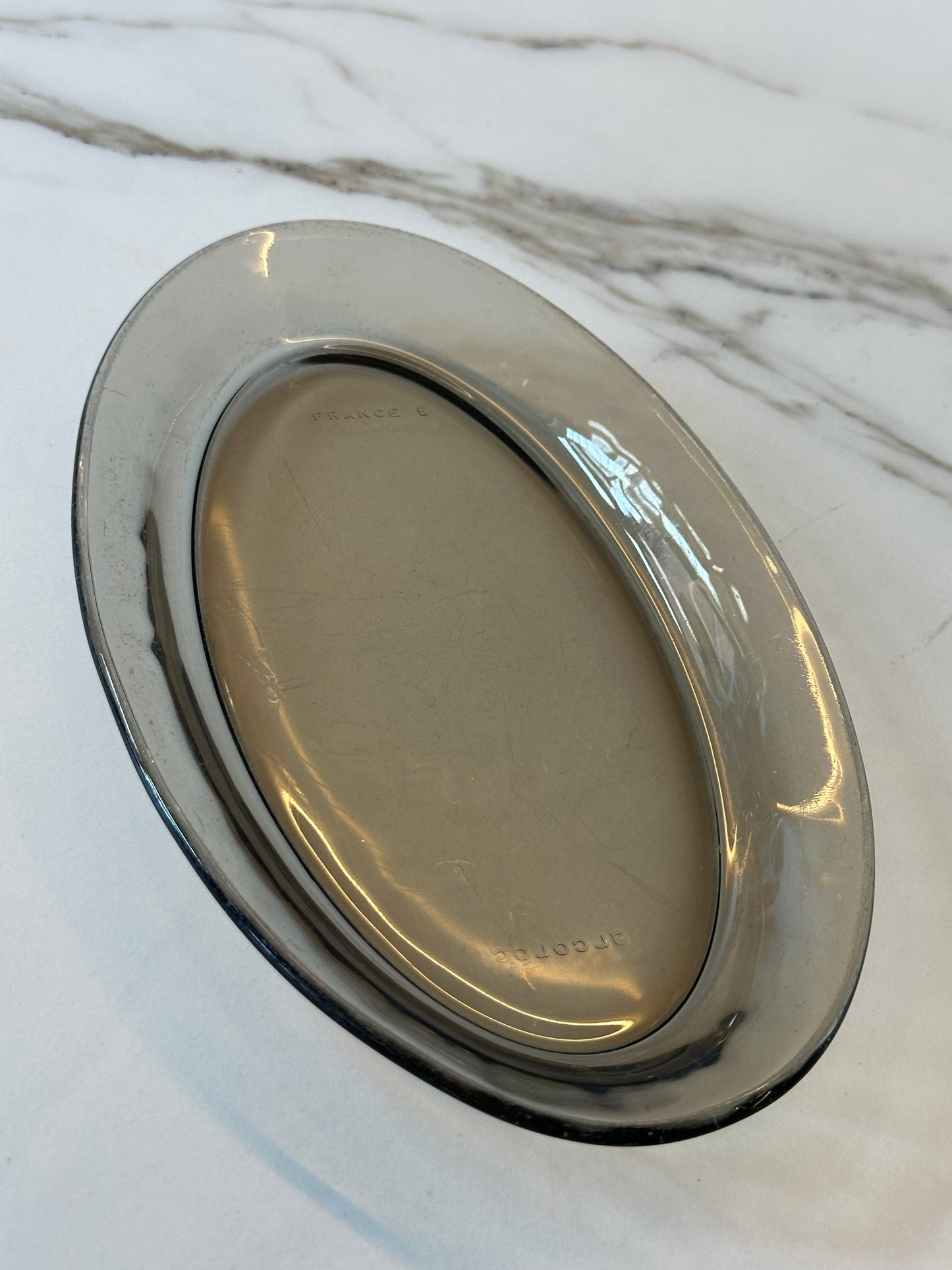 Vintage ovale schaal van rook glas uit Frankrijk - Ruby Conceptstore 